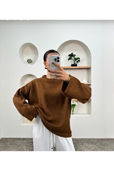 RECEP AYDIN Базов пуловер от трикотаж с кръгло деколте