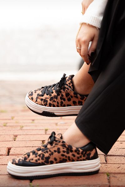 Marjin Tales Tan Damen-Sneaker mit Leopardenmuster – dicke Sohle und Schnürung