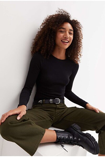 Rooted Tricou și bluză cu mânecă lungă, neagră, cu gât roșu, pentru femei