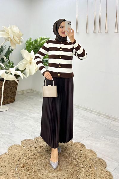 Venessa Women's Knitwear Cardigan Pleated Skirt Set