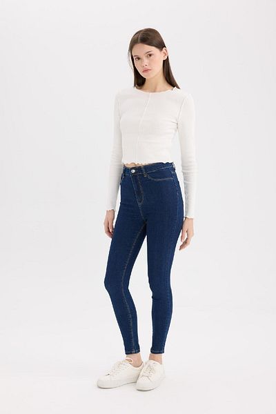DeFacto Jegging mit hoher Taille – Basic-Jeans mit schmalem Bein B7498AX25SP