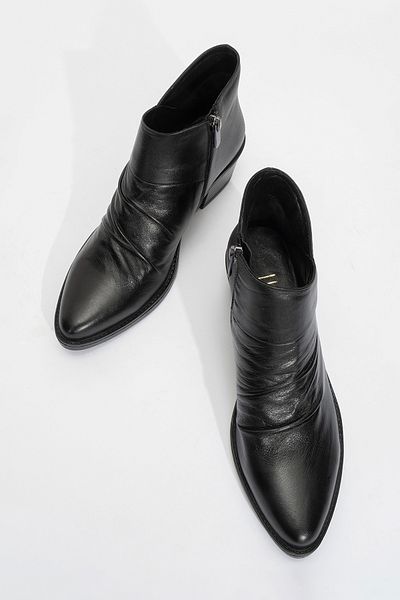 LuviShoes حذاء نسائي بكعب سميك من الجلد الطبيعي باللون الأسود من RULE