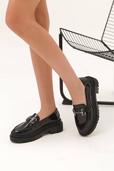 Lizzu Дамски мокасини с катарама от черен лак Clare