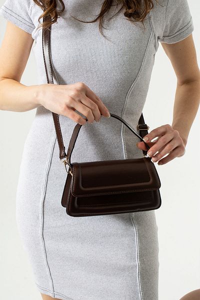 NBİBAGS Geantă de mână, de braț și de umăr pentru femei Moi Brown, cu design elegant, cu curea reglabilă, L:10 E:21 L:7 cm