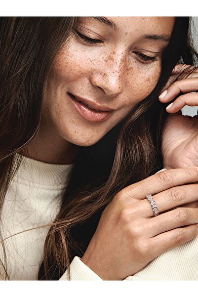 Pandora Farklı Işıltılı Şerit Yüzük