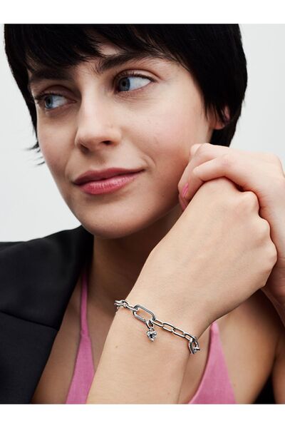 Pandora ME Anahtar Deliği Kalpli Mini Sallantılı Charm