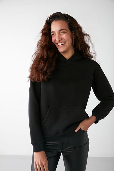 GRIMELANGE Dámská mikina Adel Fleece uvnitř Měkká uvolněná pletená 3 nitě Černá mikina s klokaní kapsou a kapucí