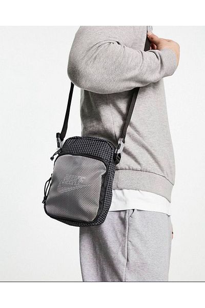 Nike Heritage Smit - Label Uhak Postage Bag 23X15 cm