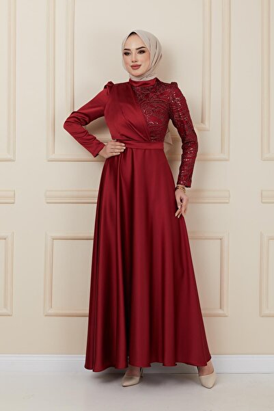 Olcay Szatén estélyi ruha lendkerékkel és flitterrel BORDO 1626