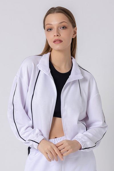 Ecrou Jachetă de damă Crop Bomber albă - Detaliu cu țevi și fermoar