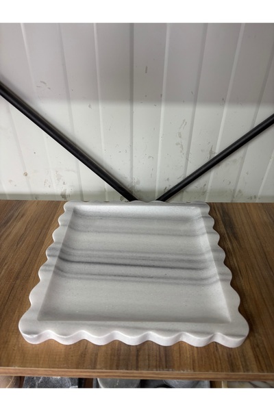 ERŞATIRTAŞ Λευκό ορθογώνιο πιάτο παρουσίασης από φυσικό μάρμαρο με κομψές ρίγες