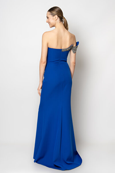 RENGIN Belinden omzuna taş aksesuarlı göğüs dekolteli krep abiye elbise