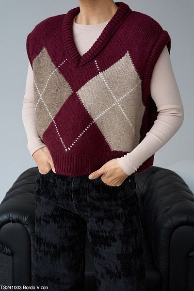 Nisantasimoda Women's V-Neck Diamond Pattern Knitwear Sweater