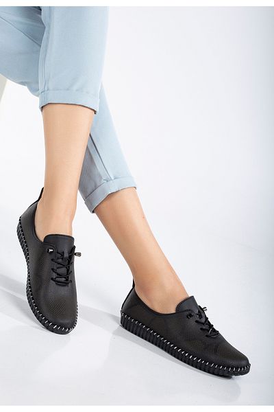 BERASHOES Closed Hand Stitched Women's Mother Shoes