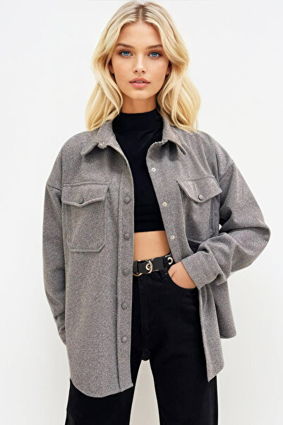 Trend Alaçatı Stili Dámská tmavě šedá oversize bunda se zapínáním na dvojitou kapsu Alc-X12487