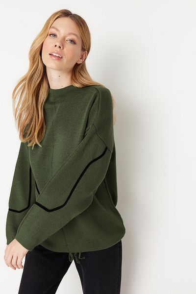 Trendyol Modest Grüner Strickpullover mit Paspelierung und detailliertem Muster TCTAW22AK0002