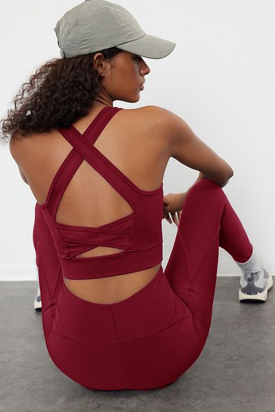 Trendyol Collection Magentafarbener gestrickter Sport-BH mit stützendem/formendem Rücken und quadratischem Kragen TWOSS22SS0040