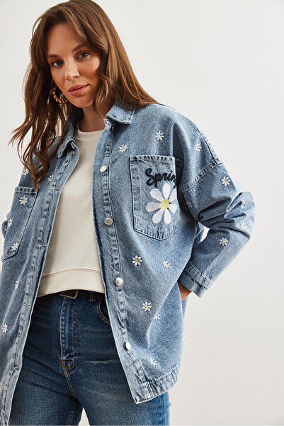 Olalook Kadın Mavi Cepli Papatya Nakışlı Oversize Denim Ceket CKT-19000415