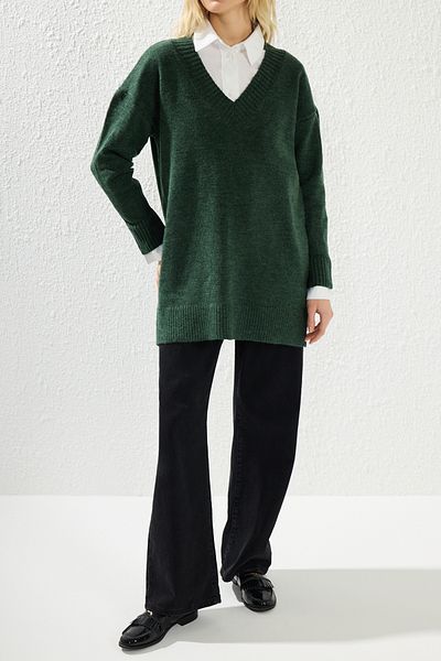 Edit by Trendyol Pulover verde cu decolteu în V TEDAW25AK00018