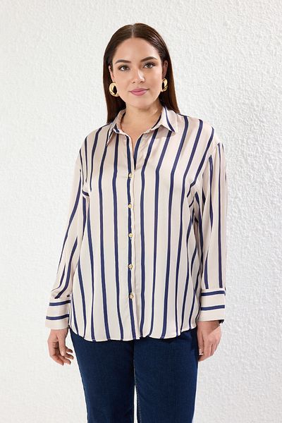 Trendyol Curve Ecru Stripe Satin Chic nagyméretű szövött ing TBBAW25AX00022