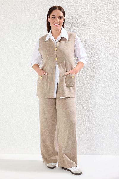 Trendyol Curve Set de vestă și pantaloni din tricotaje din nurcă - Detaliu nasturi TBBAW25CP00022