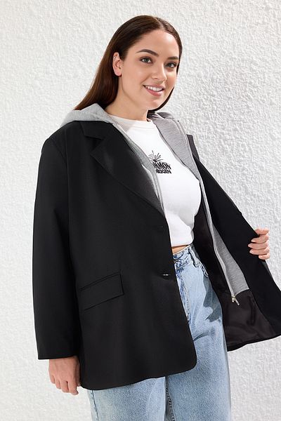 Trendyol Curve Black Knitted Hooded Woven Sports/Stylish Plus Size Jacket Tbbaw25Ag00012