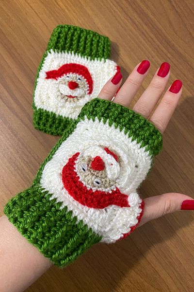 Mila Christmas Embroidered Hand Knitted Gloves