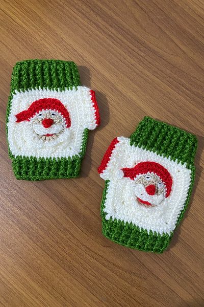 Mila Christmas Embroidered Hand Knitted Gloves