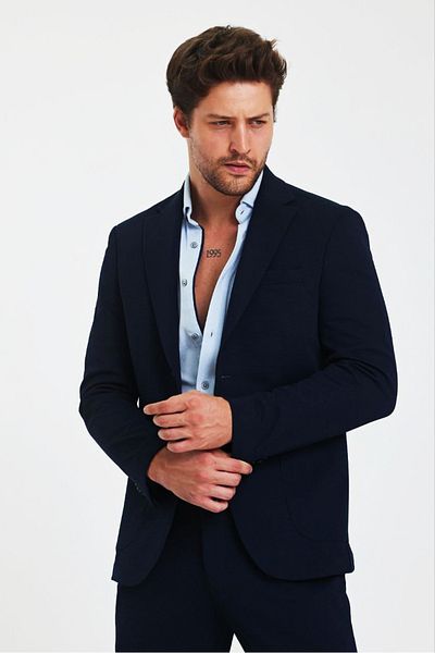 Savira slimfit κοστούμι πάνω από πλεκτό ύφασμα νέας σεζόν