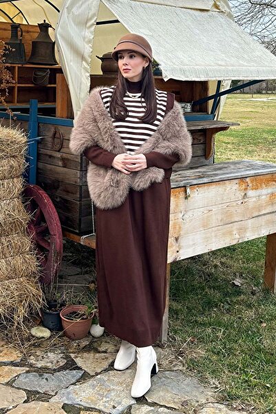 Ceylan Otantik Beyaz Çizgili Acı Kahve Süveter Triko Elbise Takım