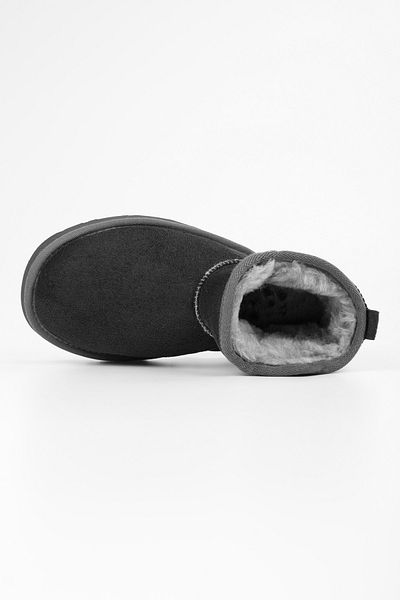 Shoeberry Tmavě šedé dámské krátké semišové boty Uggys s peřím uvnitř