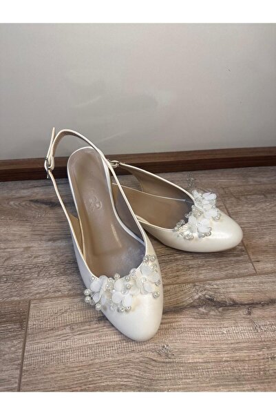 LİNEER Kadın Sedef Kırık Beyaz Renk Çiçek Aksesuarlı Gelin Babet Ayakkabı