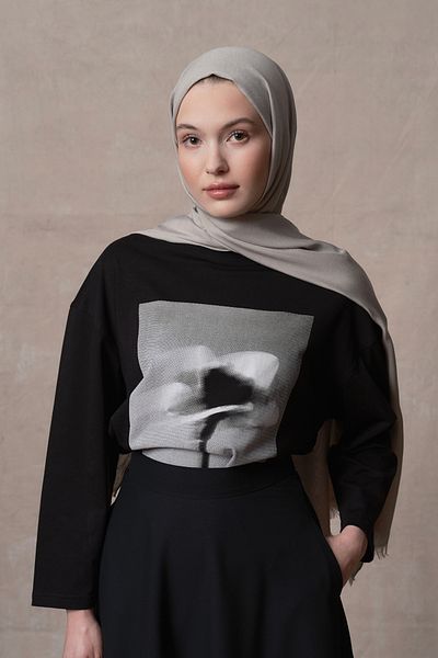 Qef Gray Modal Shawl