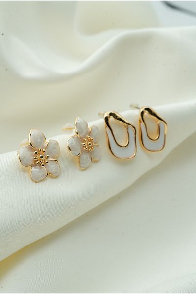 Le Manolia Accessories Vintage Earrings - Node, Heart and Flower Detailed Enamel Combo Set