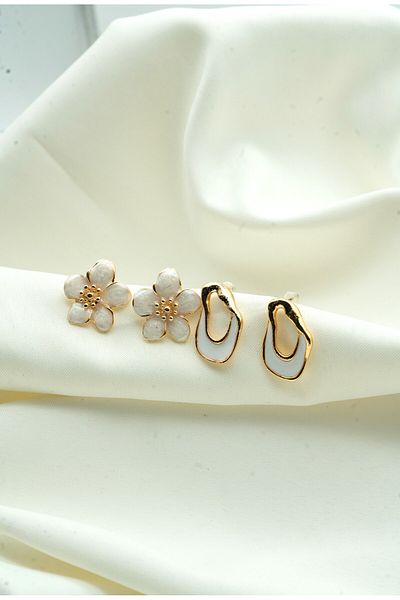 Le Manolia Accessories Vintage Earrings - Node, Heart and Flower Detailed Enamel Combo Set