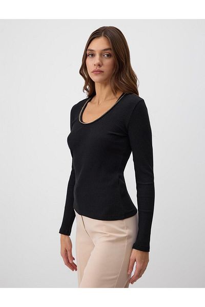 Jimmy Key Black Slim-Fit U-Neck Chain Detail Knitted Blouse