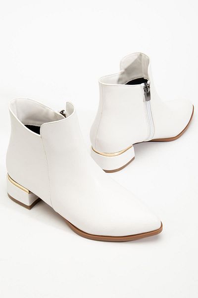 Dilimler Ayakkabı Women's Short Heeled Boots White Face Model Galvanized Heeled