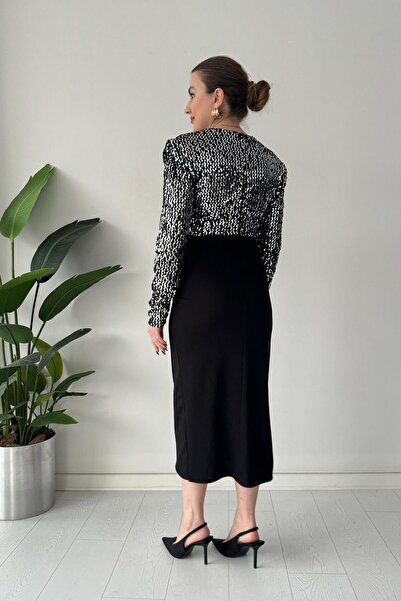 MaziButik Rochie din crepon cu paiete de culoare argintie