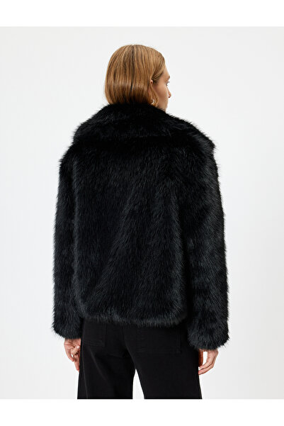 Koton X Sibil Çetinkaya – Langärmliger Plüschmantel