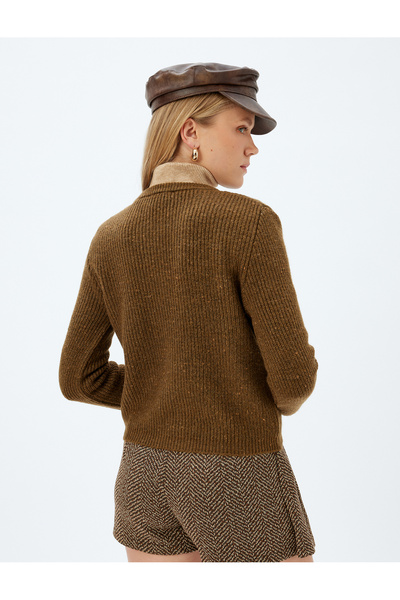 Koton Round Neck Buttoned Slim Fit Knitwear Cardigan