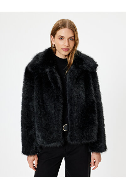 Koton X Sibil Çetinkaya – Langärmliger Plüschmantel