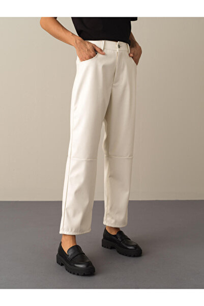 Xint Kadın Ekru Esnek Dokulu Regular Fit Deri Görünümlü Pantolon