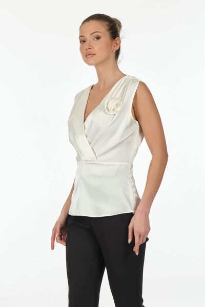 EXPLOSION Γυναικεία μπλούζα με διπλό γιακά αμάνικη εκρού 23117734