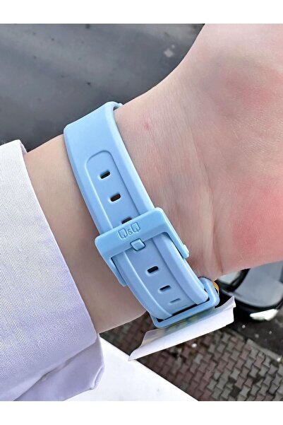 Q&Q Blue Glitter Detailed Waterproof Frame - Women's Sports Analog Wristwatch