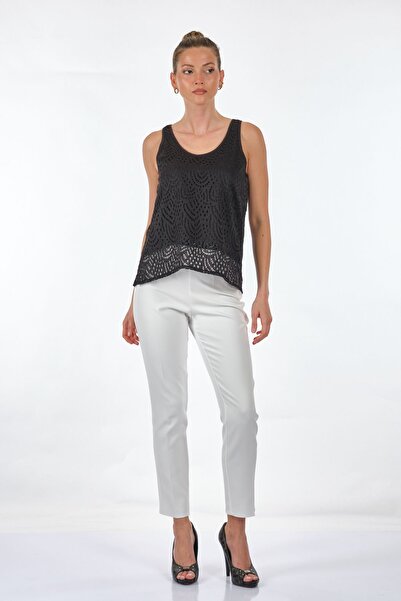 Ysatis Чорна жіноча футболка з круглим вирізом і товстими бретелями 23235000121