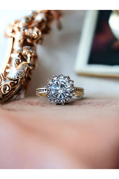 FAYRA ACCESSORIES Crystal Stone Sun Figure Ring