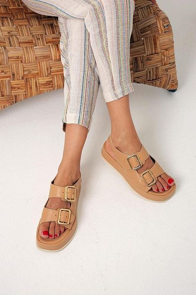 Beyond Γυναικεία δερμάτινα σανδάλια Nude Color - Wedge Heel, Διπλό λουράκι με αγκράφα, 4cm BYNDCPT02