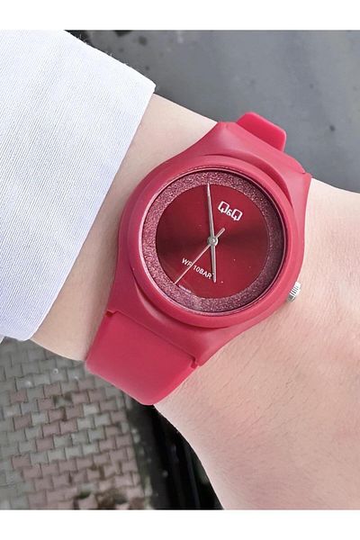 Q&Q Red Glitter Detailed Silicone Sports Wristwatch - Waterproof and No Indicator