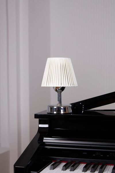 Maison Avf Deri Beyaz Kablosuz Masa Lambası Gümüş Ayaklı Abajur Aydınlatma