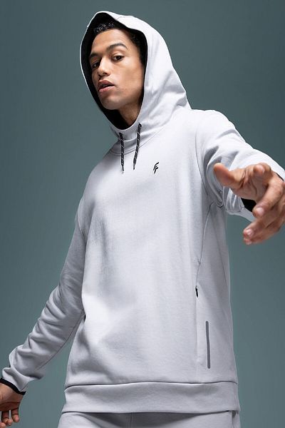 DeFacto Fit Standard Fit Hooded εμπριμέ αθλητικό φούτερ με τσέπες B4372ax24sp